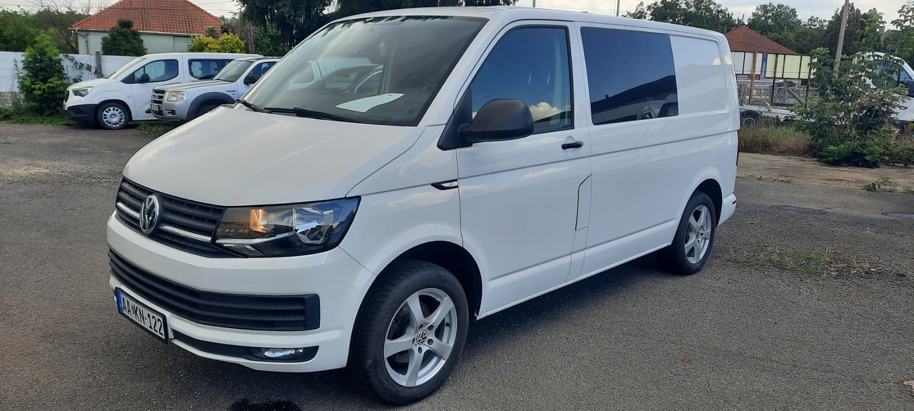 VOLKSWAGEN TRANSPORTER 2.0 TDi BMT DSG (5 személyes)